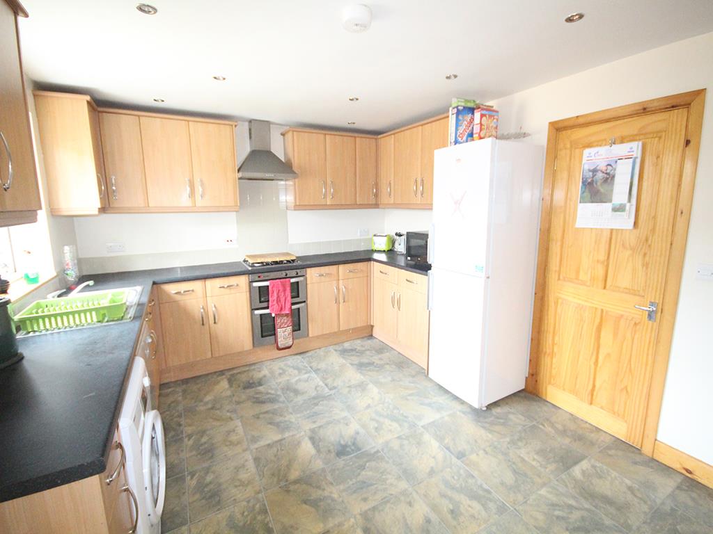 4 bedroom semi-detached house To Let in Earby - IMG_3142.JPG